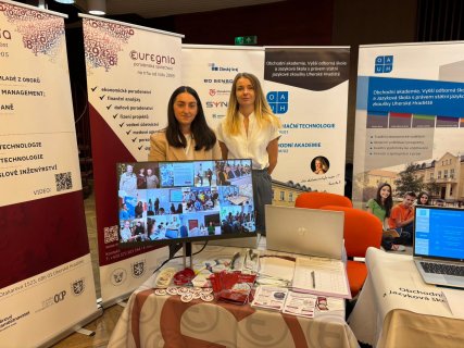 Byli jsme u toho: tři veletrhy, kde začínají příběhy našich budoucích kolegů